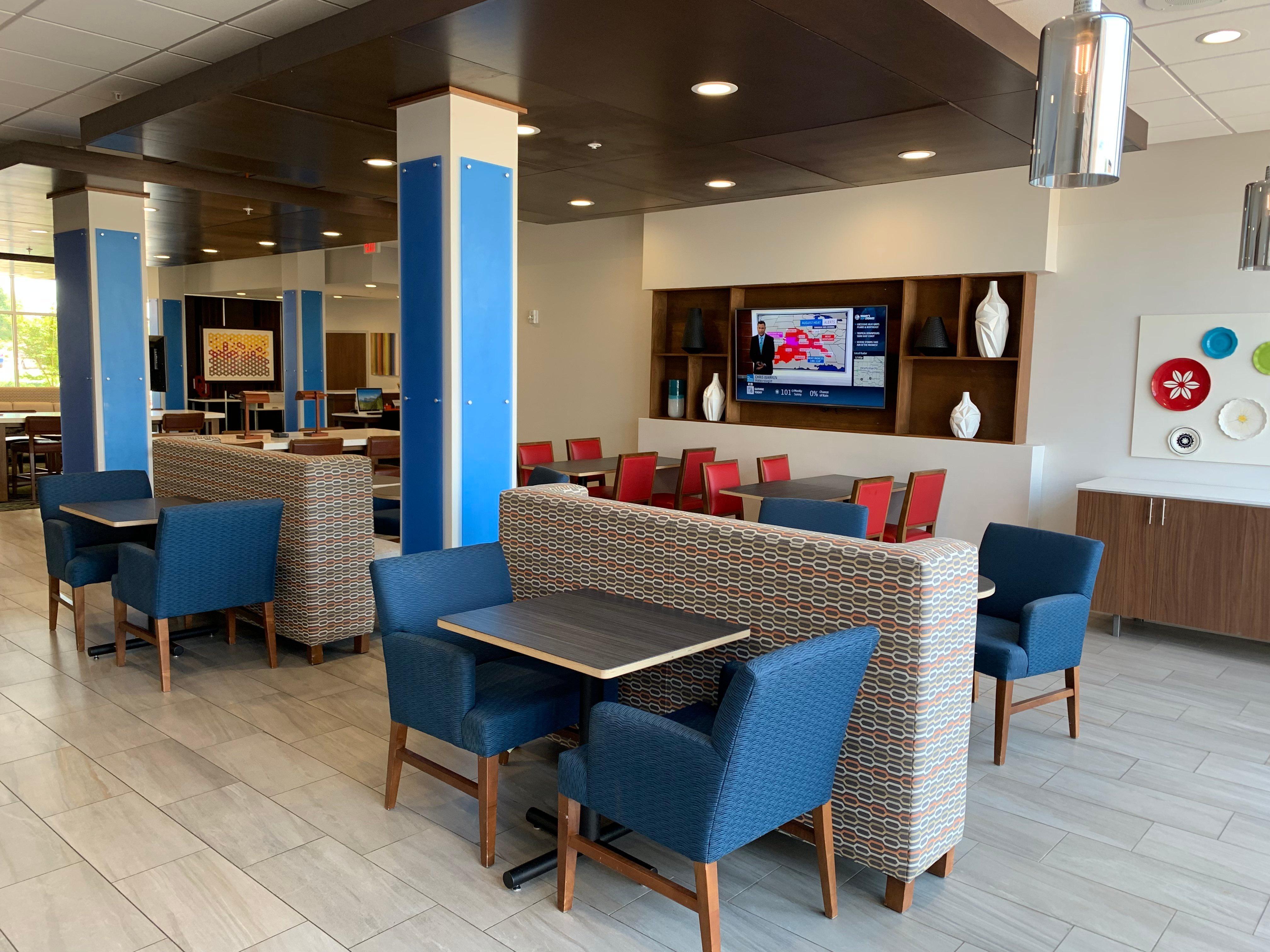 Holiday Inn Express & Suites Moore By Ihg Buitenkant foto