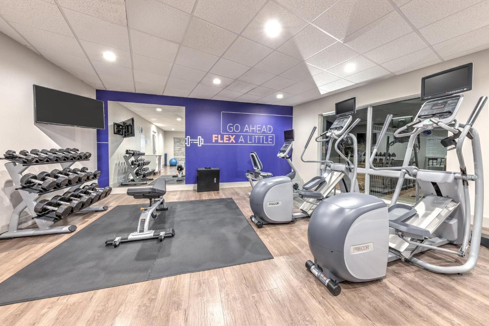 Holiday Inn Express & Suites Moore By Ihg Buitenkant foto