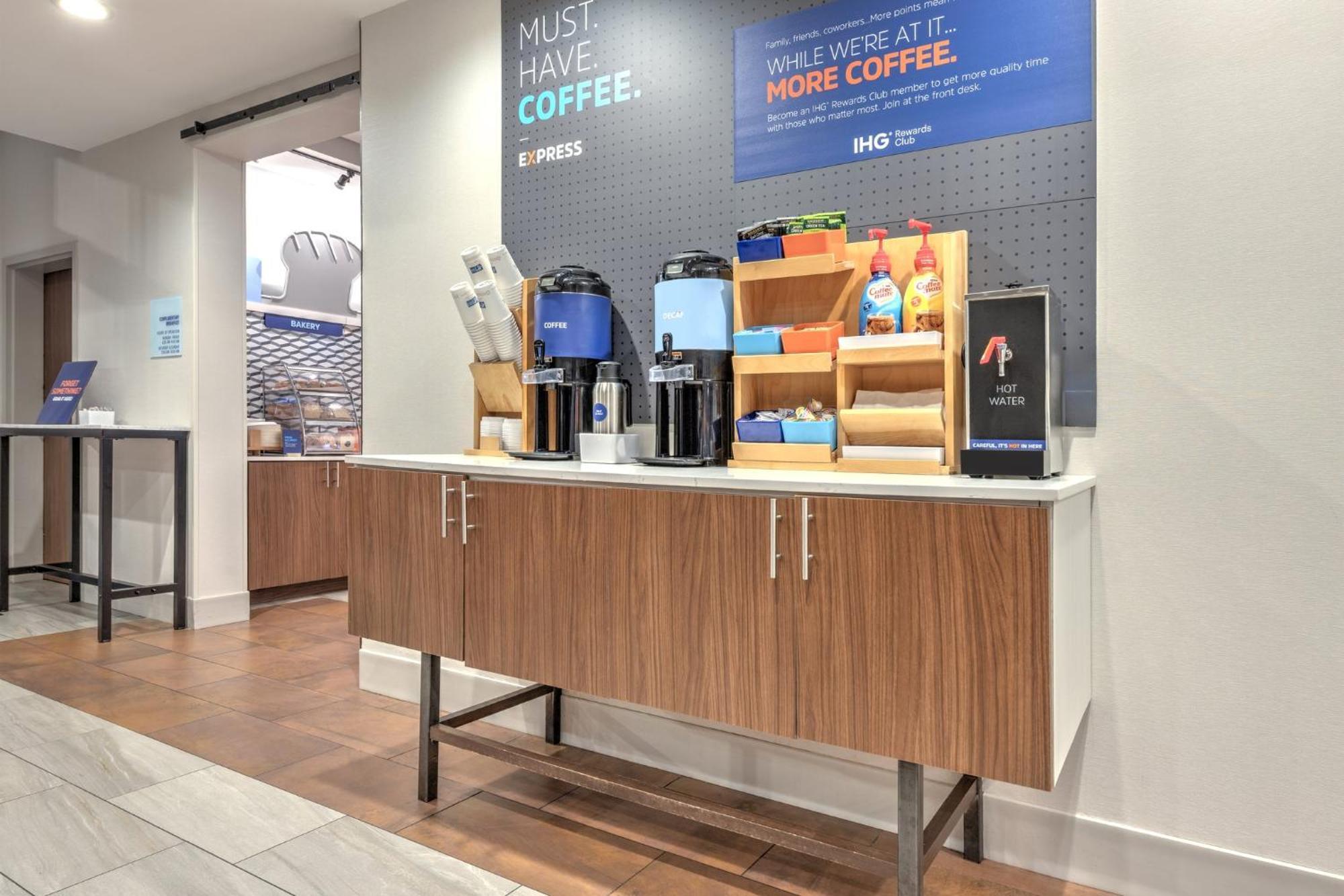 Holiday Inn Express & Suites Moore By Ihg Buitenkant foto